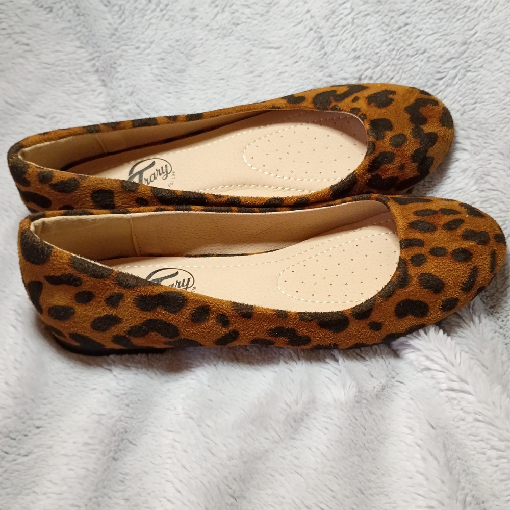 Trary Leopard Print Flats Women’s Size 5 Pointed Toe Slip-On Faux Suede Shoes